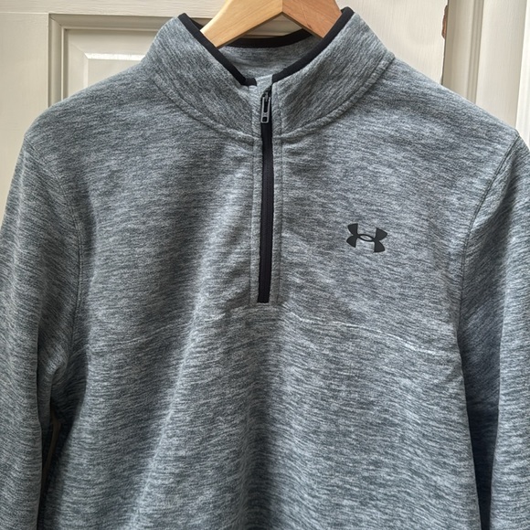 YXL Under Armour 1/4 Zip Gray/Black Mock Neck Fleece - Picture 2 of 4